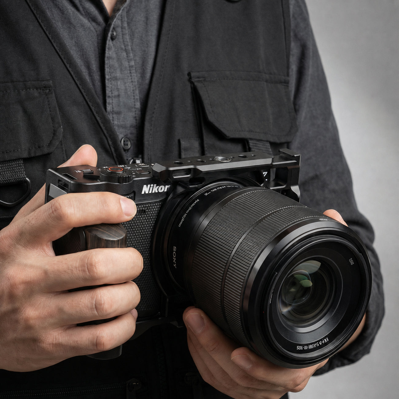 ayex Kamera-Cage für Nikon ZR mit Holzoptik-Griff und Arca-Profil