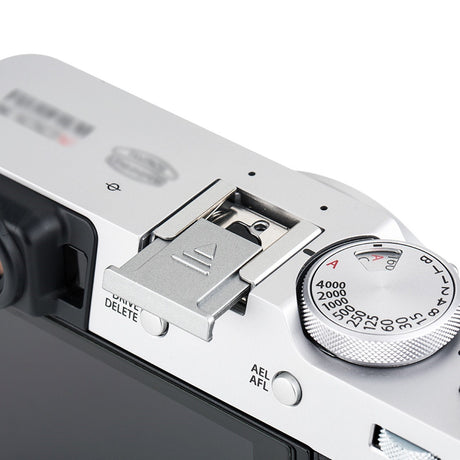 Hot Shoe Cover für Fujifilm Kameras Premium ABS Schutzkappe schützt vor Staub Feuchtigkeit Kratzern Silber